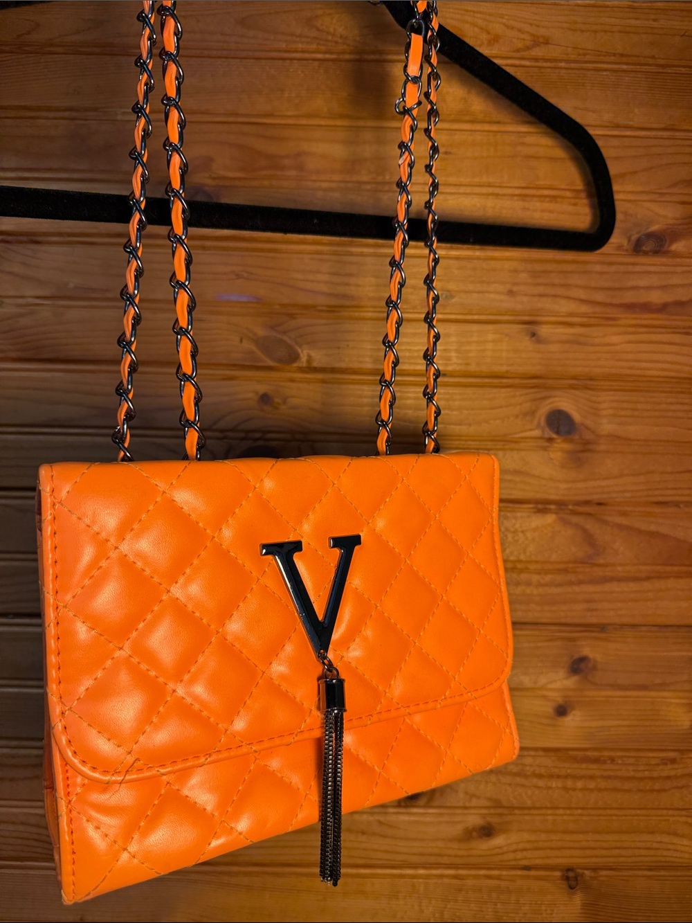 Quilted bright Orange Chain-Handle Shoulder Bag - V Accent